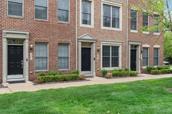 537 GRATEN Street, Birmingham, MI 48009