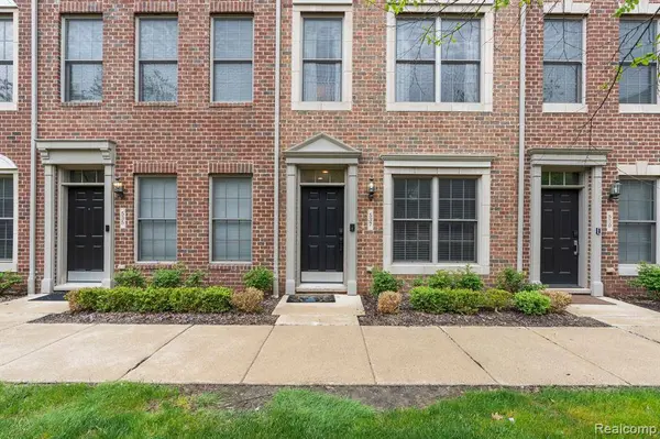 537 GRATEN Street, Birmingham, MI 48009