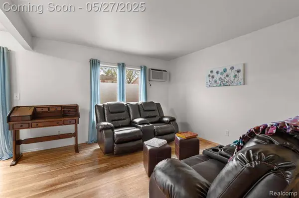 37265 Great Oaks Court, Clinton Twp, MI 48036