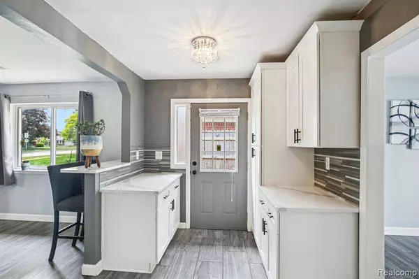 22549 Ashley Street, Farmington, MI 48336