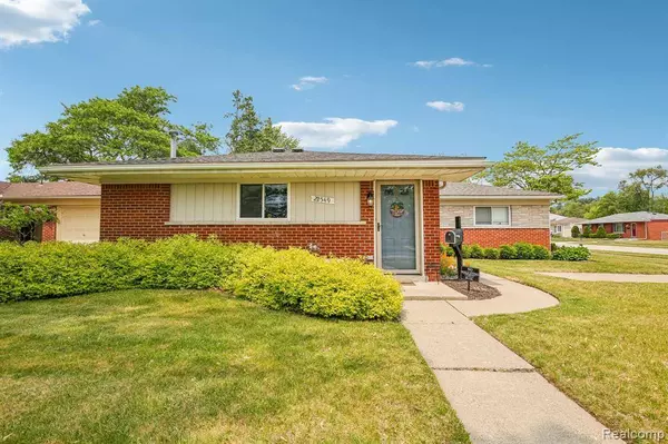 22549 Ashley Street, Farmington, MI 48336