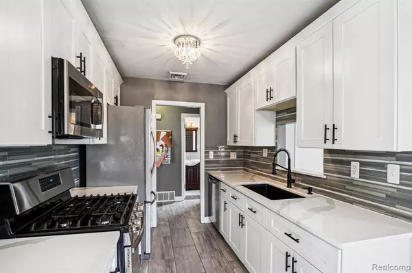 22549 Ashley Street, Farmington, MI 48336