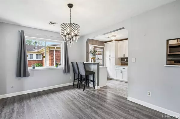 22549 Ashley Street, Farmington, MI 48336