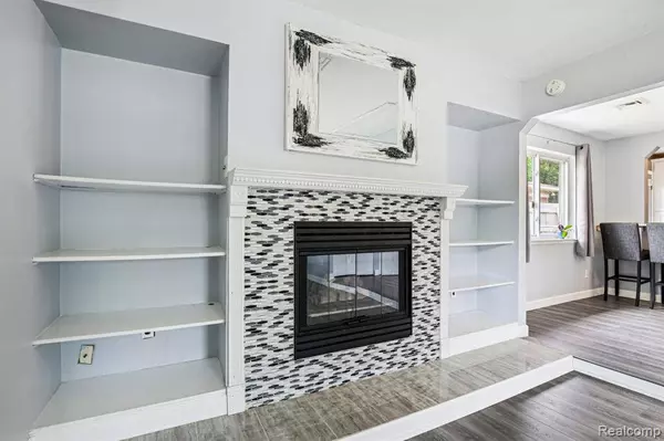 22549 Ashley Street, Farmington, MI 48336