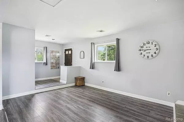 22549 Ashley Street, Farmington, MI 48336