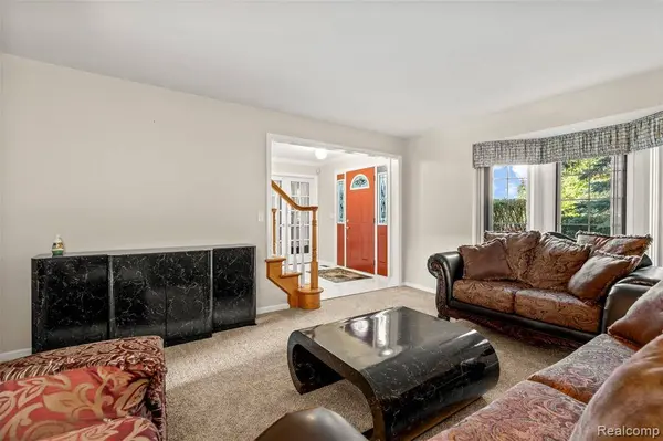 2896 Chippewa Court, Troy, MI 48085