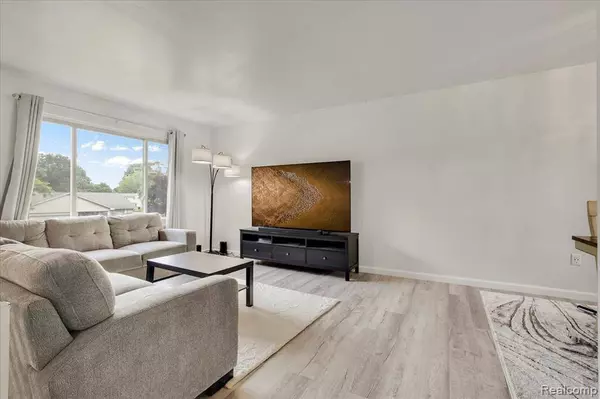 23694 Valley Starr, Novi, MI 48375