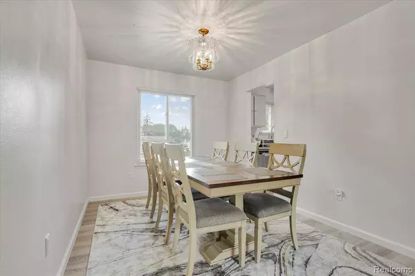 23694 Valley Starr, Novi, MI 48375