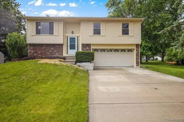 23694 Valley Starr, Novi, MI 48375