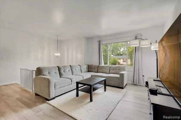 23694 Valley Starr, Novi, MI 48375