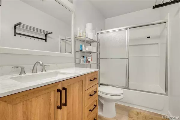 23694 Valley Starr, Novi, MI 48375