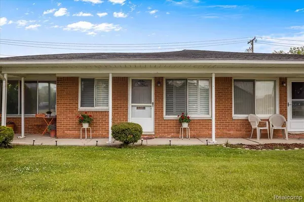 22444 Kelly Road 11, Eastpointe, MI 48021