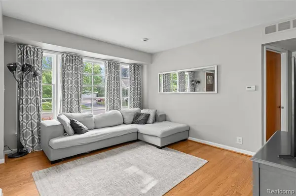 308 Walnut Avenue, Royal Oak, MI 48073
