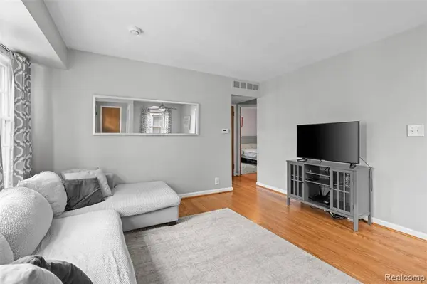 308 Walnut Avenue, Royal Oak, MI 48073