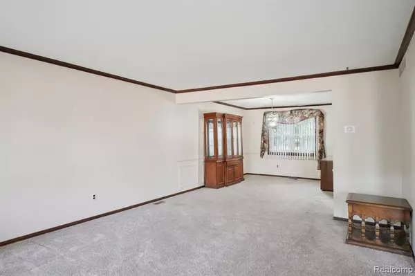 11269 Palm Drive, Warren, MI 48093