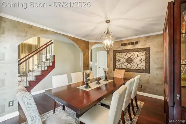 21682 Phoenix Drive, Macomb Twp, MI 48044