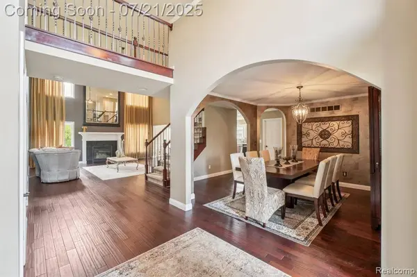 21682 Phoenix Drive, Macomb Twp, MI 48044