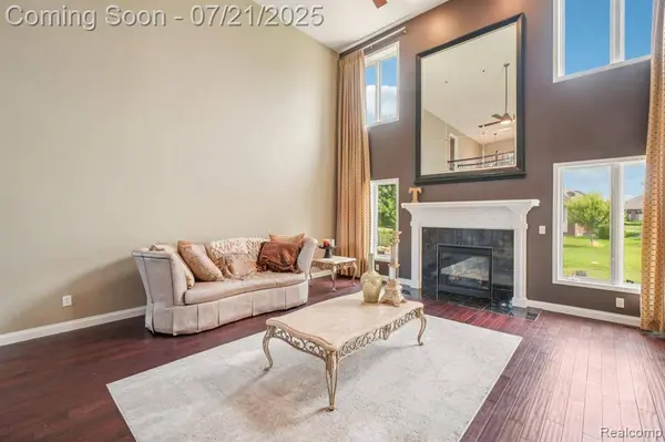 21682 Phoenix Drive, Macomb Twp, MI 48044