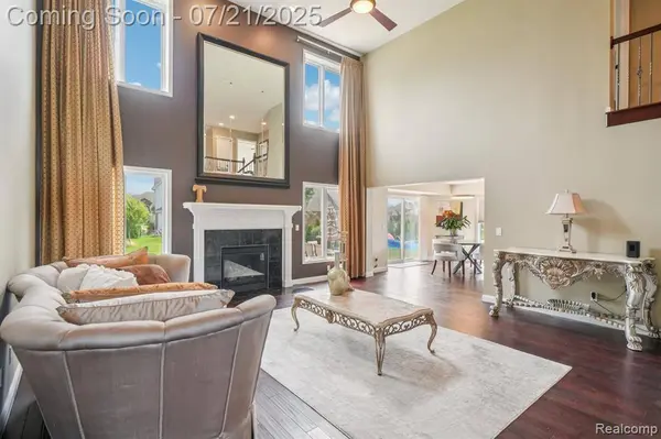 21682 Phoenix Drive, Macomb Twp, MI 48044