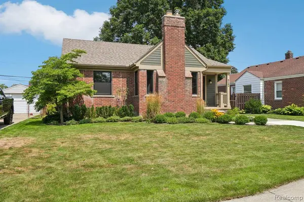 912 Cedar Hill Dr, Royal Oak, MI 48067