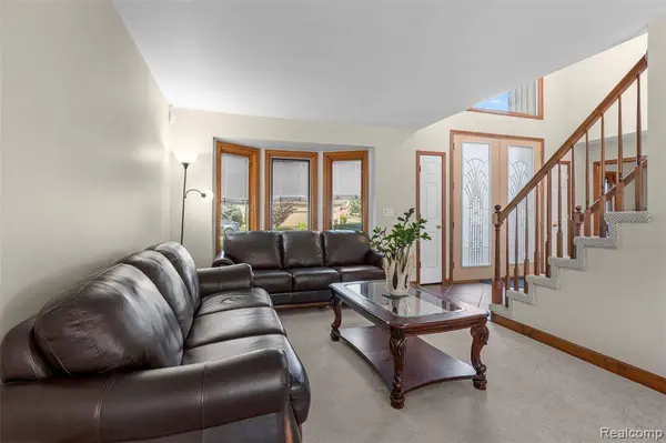 47668 Whippoorwill Drive, Macomb Twp, MI 48044