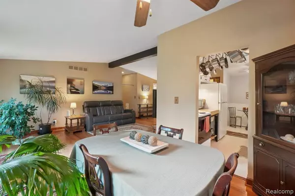 1017 Brooklawn Drive, Troy, MI 48084