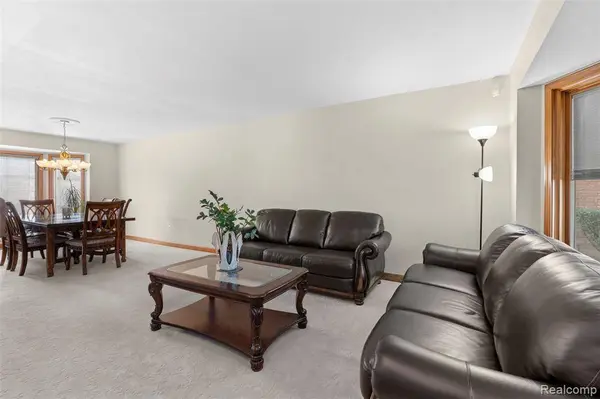 47668 Whippoorwill Drive, Macomb Twp, MI 48044