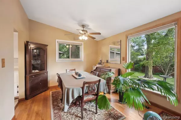 1017 Brooklawn Drive, Troy, MI 48084