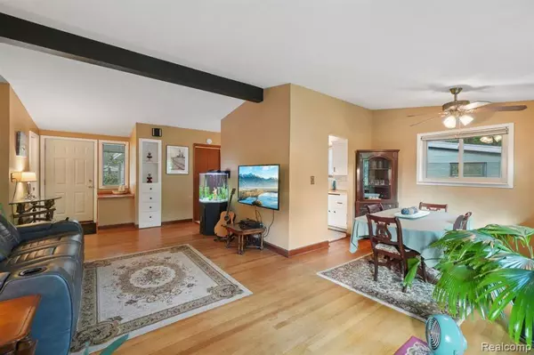 1017 Brooklawn Drive, Troy, MI 48084