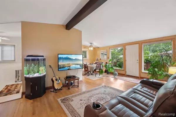 1017 Brooklawn Drive, Troy, MI 48084