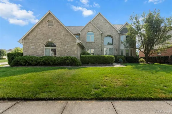 47668 Whippoorwill Drive, Macomb Twp, MI 48044