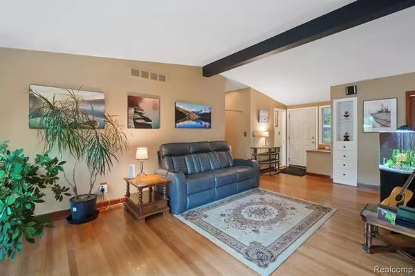 1017 Brooklawn Drive, Troy, MI 48084