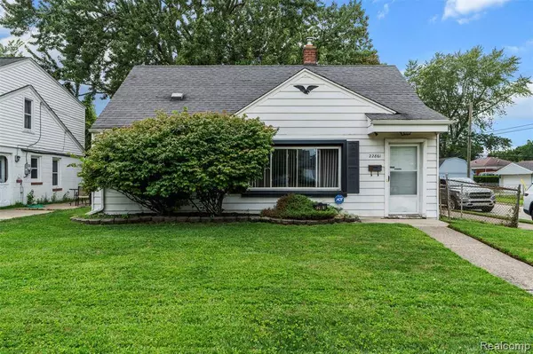 22861 Rosalind Avenue, Eastpointe, MI 48021