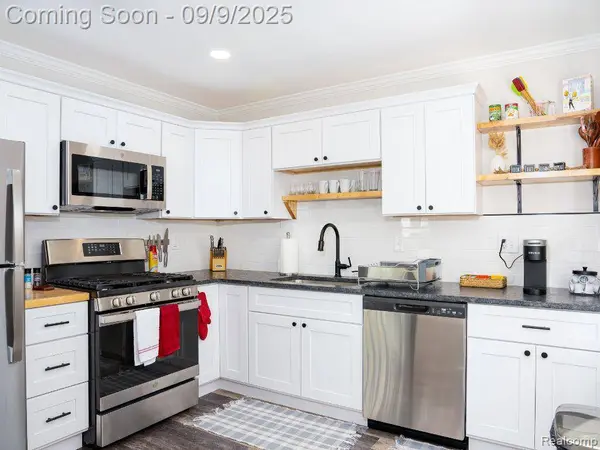 25620 Tecla Avenue, Warren, MI 48089