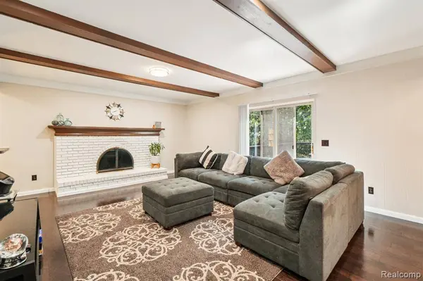 585 Timberline Drive, Rochester Hills, MI 48309