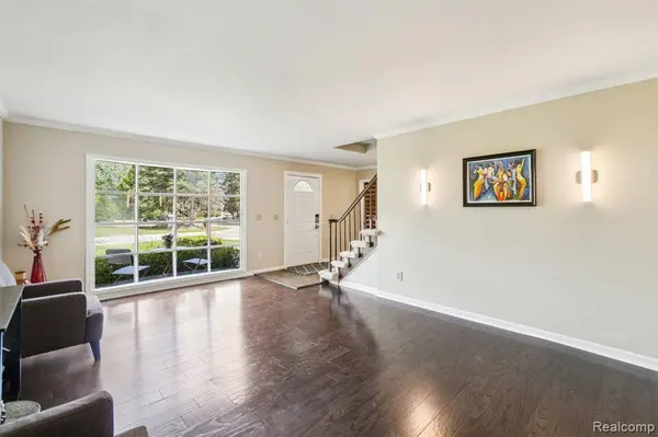 585 Timberline Drive, Rochester Hills, MI 48309