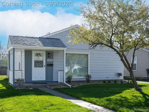 25620 Tecla Avenue, Warren, MI 48089