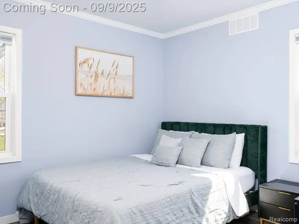 25620 Tecla Avenue, Warren, MI 48089