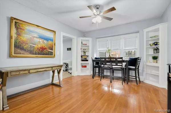 526 N Washington Avenue, Royal Oak, MI 48067