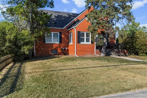 2735 E Maple Road, Troy, MI 48083
