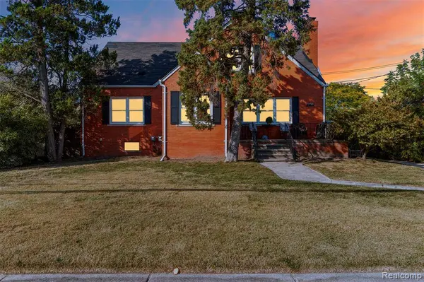 2735 E Maple Road, Troy, MI 48083
