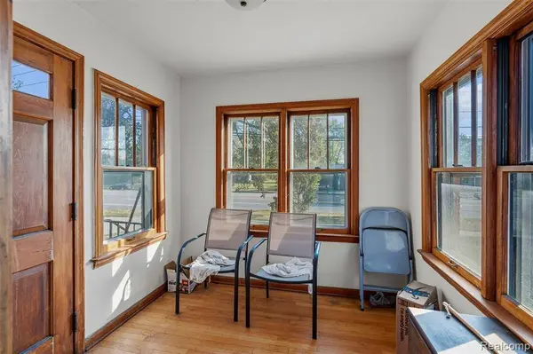 2735 E Maple Road, Troy, MI 48083