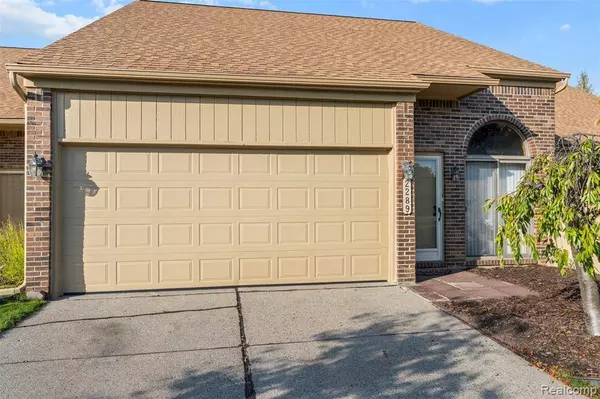 2289 Rochelle Park Drive, Rochester Hills, MI 48309