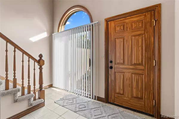 2289 Rochelle Park Drive, Rochester Hills, MI 48309