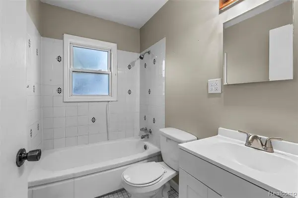 13119 Sherman Avenue, Warren, MI 48089