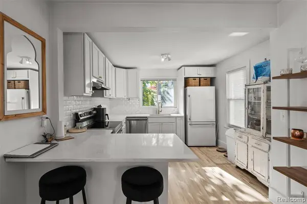 610 E Farnum Avenue, Royal Oak, MI 48067