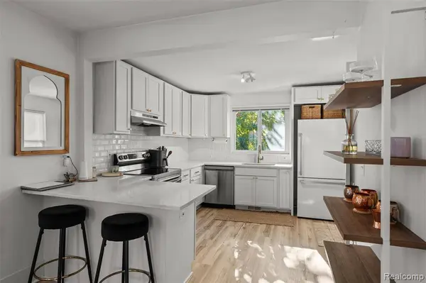 610 E Farnum Avenue, Royal Oak, MI 48067