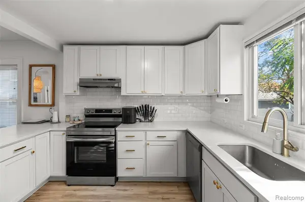 610 E Farnum Avenue, Royal Oak, MI 48067