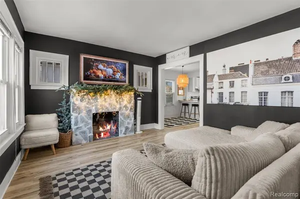 610 E Farnum Avenue, Royal Oak, MI 48067