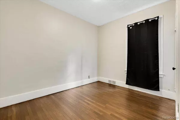 1413 Wayburn, Grosse Pointe, MI 48230